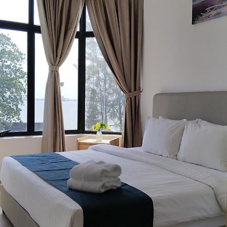 Mutiara Melaka Beach Resort - Islamic Compliance Only Tangga Batu Екстер'єр фото